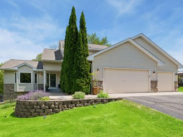 4208 Walnut Road, Saint Bonifacius, MN 55375