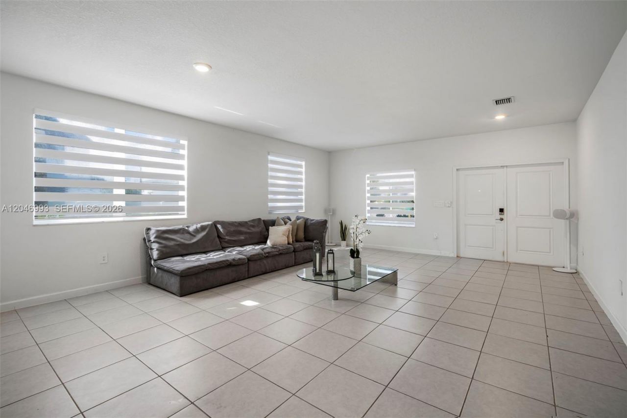 21189 SW 127th Ct, Miami, FL 33177 Photo
