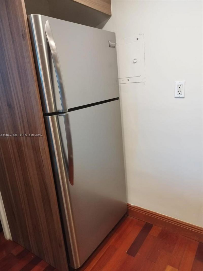 5401 Collins Ave, Unit 1110, Miami Beach, FL 33140 Photo