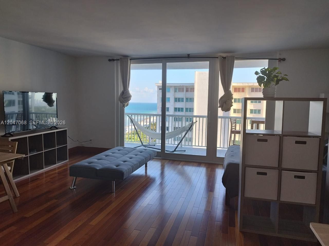 5401 Collins Ave, Unit 1110, Miami Beach, FL 33140 Photo