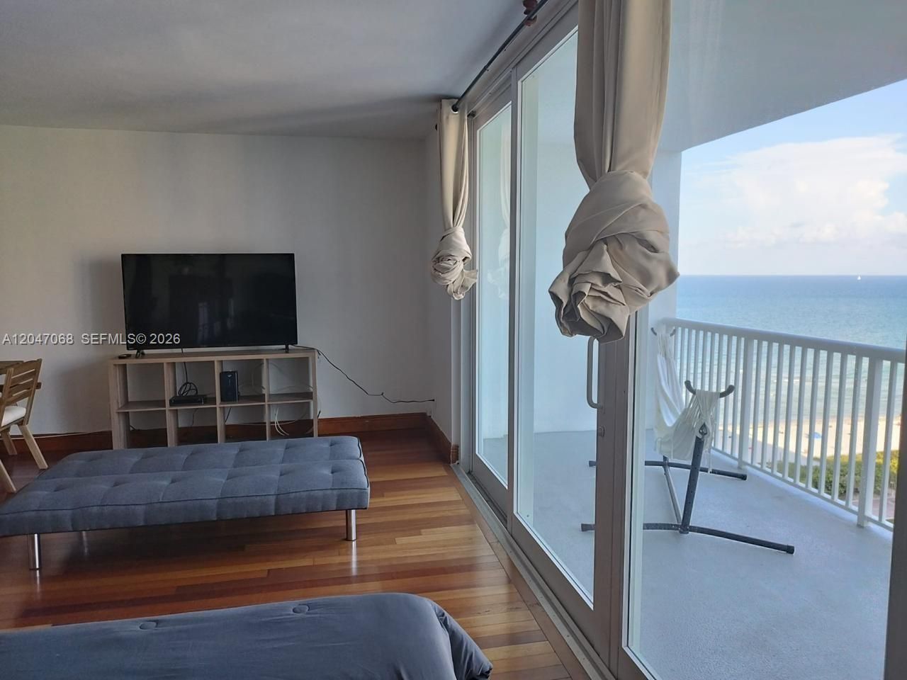 5401 Collins Ave, Unit 1110, Miami Beach, FL 33140 Photo