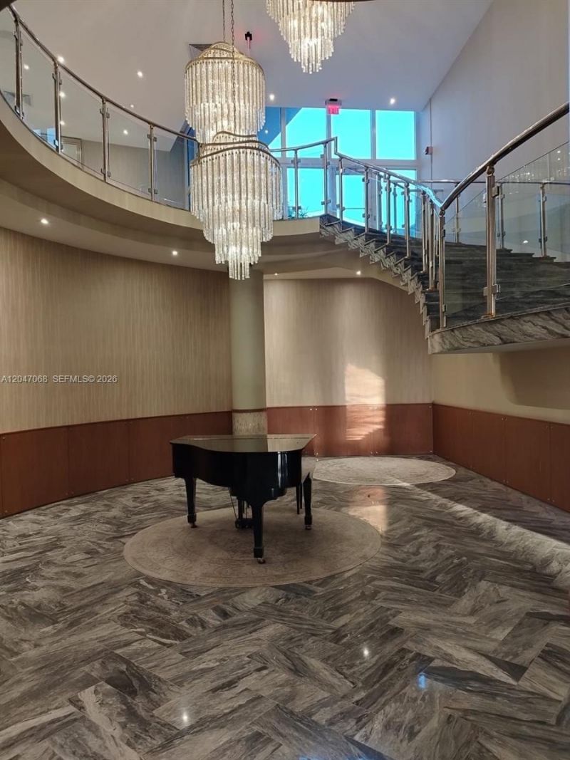 5401 Collins Ave, Unit 1110, Miami Beach, FL 33140 Photo