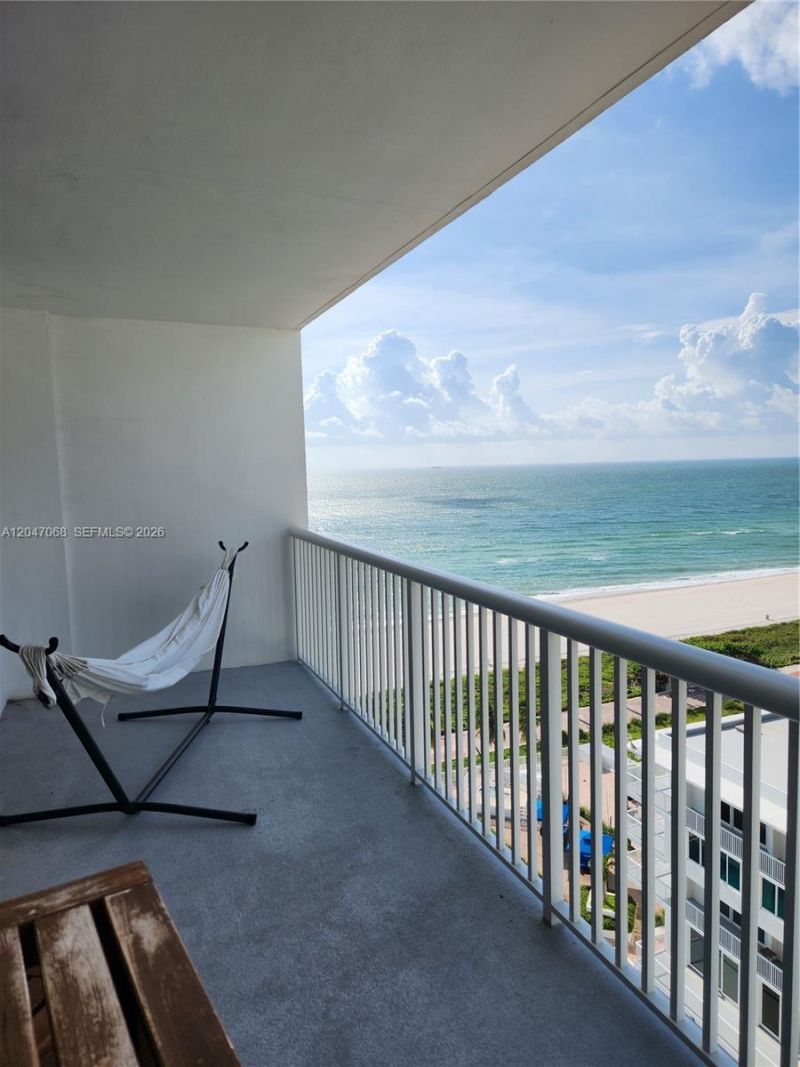 5401 Collins Ave, Unit 1110, Miami Beach, FL 33140 Photo