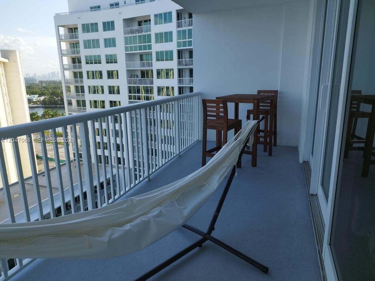 5401 Collins Ave, Unit 1110, Miami Beach, FL 33140 Photo