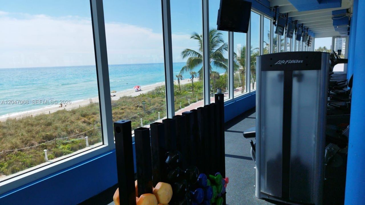 5401 Collins Ave, Unit 1110, Miami Beach, FL 33140 Photo