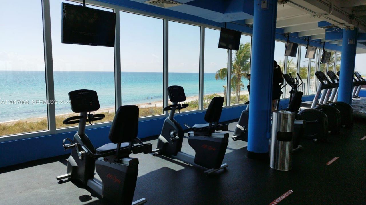 5401 Collins Ave, Unit 1110, Miami Beach, FL 33140 Photo