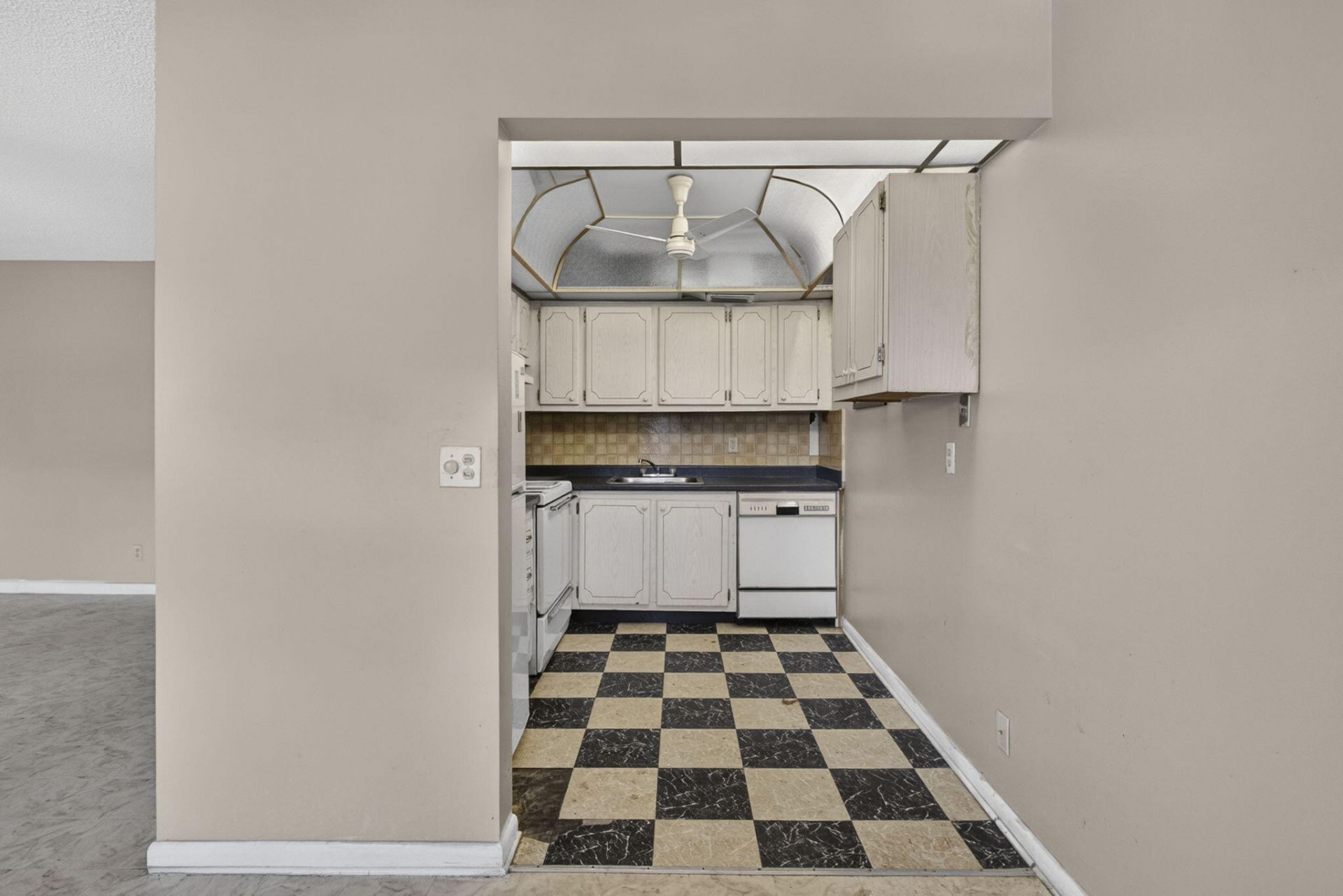 111 Sheffield E, West Palm Beach, FL 33417 Photo