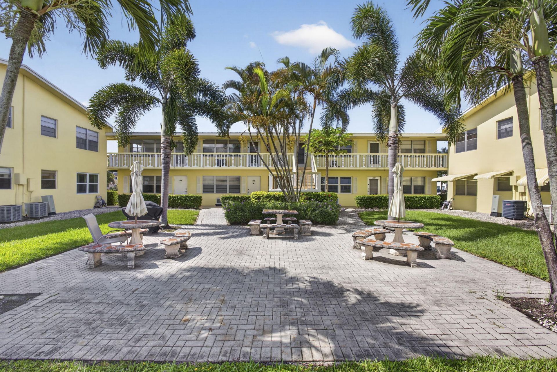 111 Sheffield E, West Palm Beach, FL 33417 Photo