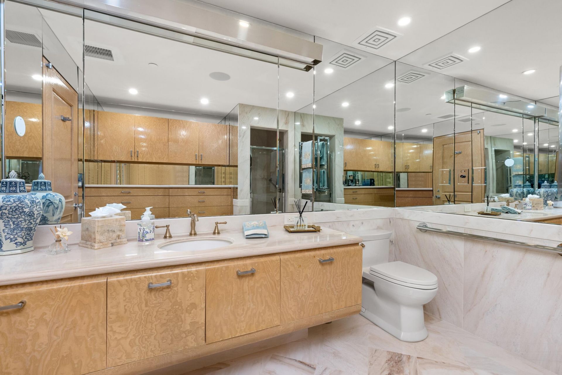 2 N Breakers Row, Unit N32, Palm Beach, FL 33480 Photo