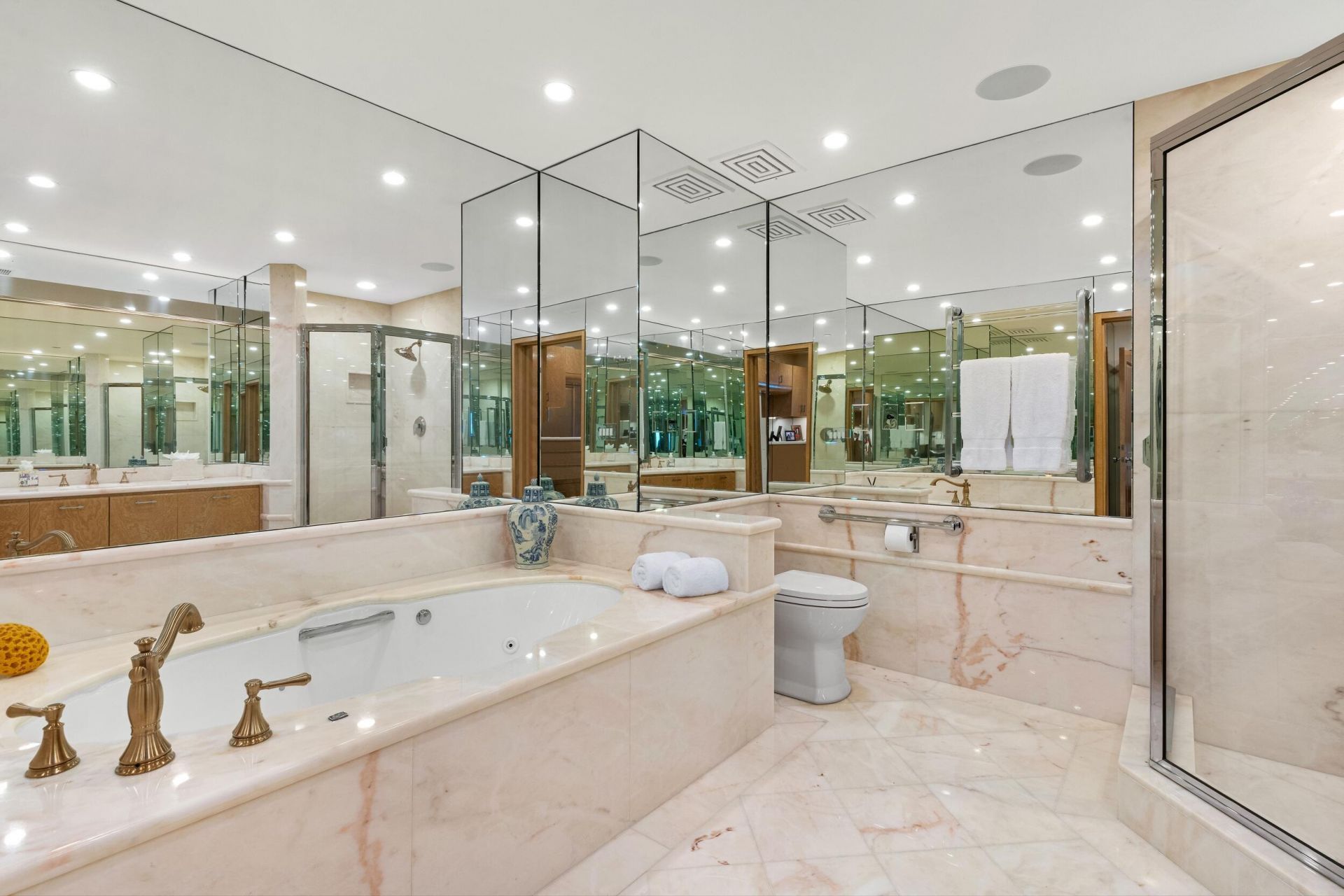 2 N Breakers Row, Unit N32, Palm Beach, FL 33480 Photo