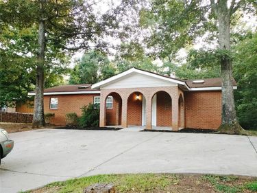 5582 Mulberry Street , Flowery Branch, GA 30542