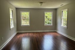 702 Simmons Avenue photo 4