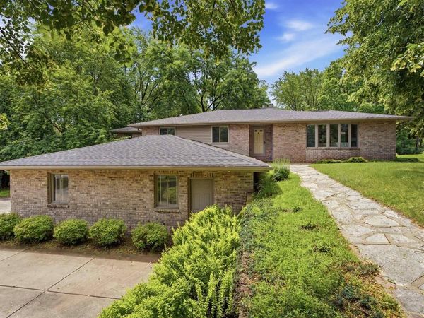 2581 WHITE PINE ROAD, Suamico, WI 54313
