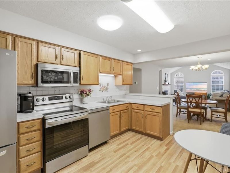 127 Edinburgh Village Drive, Centerville, OH 45458 Photo 6
