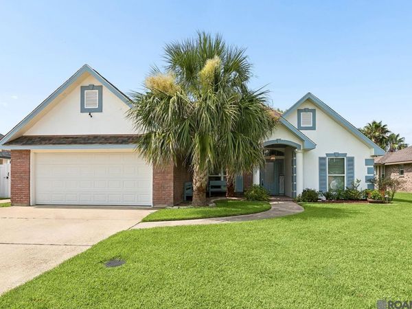 104 Oak Arbor Drive, Laplace, LA 70068