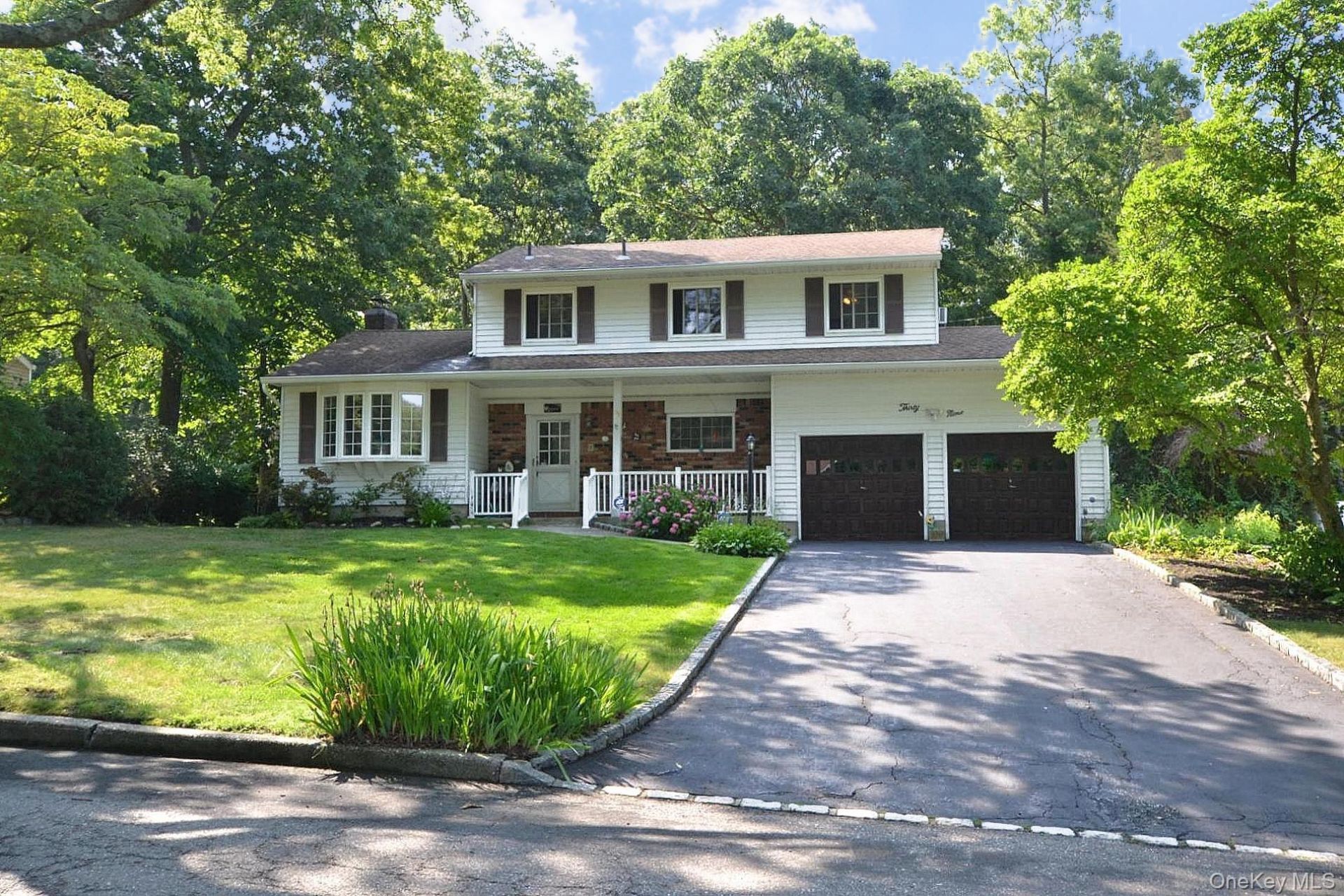 39 Sheryl Crescent , Smithtown, NY 11787 Main Photo