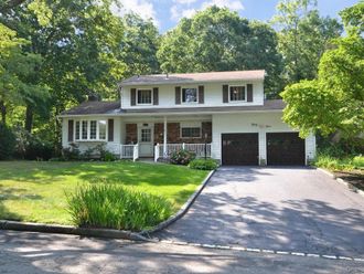 39 Sheryl Crescent Smithtown, NY 11787
