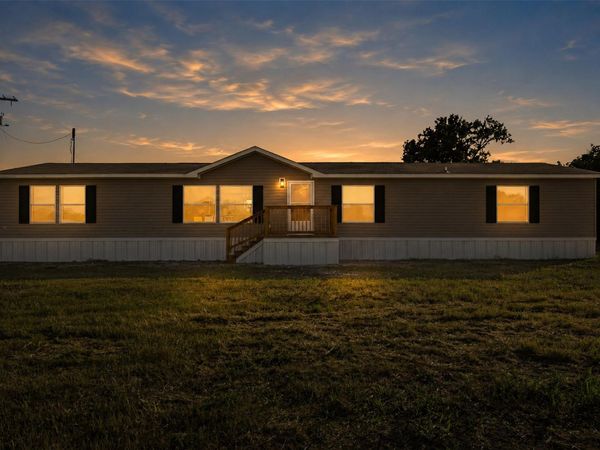 3299 Dale LN, Dale, TX 78616