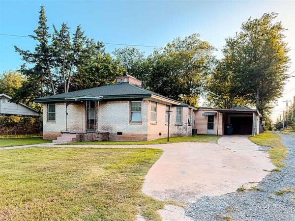 622 S 14th Street, Chickasha, OK 73018