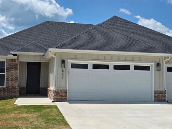 881 Pinnacle Street , Prairie Grove, AR 72753