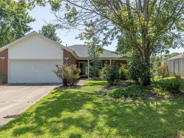 4277 E Lawndale Drive , Fayetteville, AR 72701