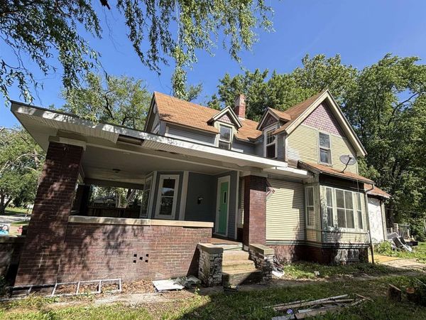 295 W Barnes Street, Bushnell, IL 61422