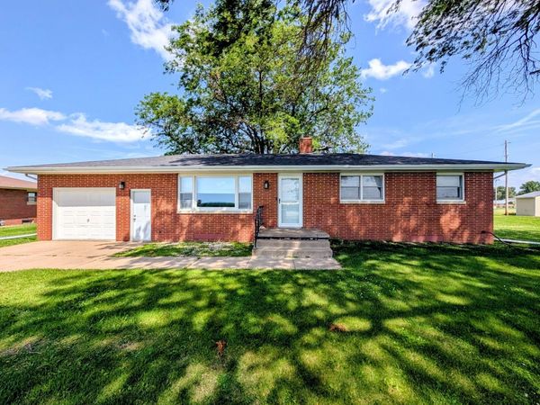 503 N 1st Street , Alpha, IL 61413