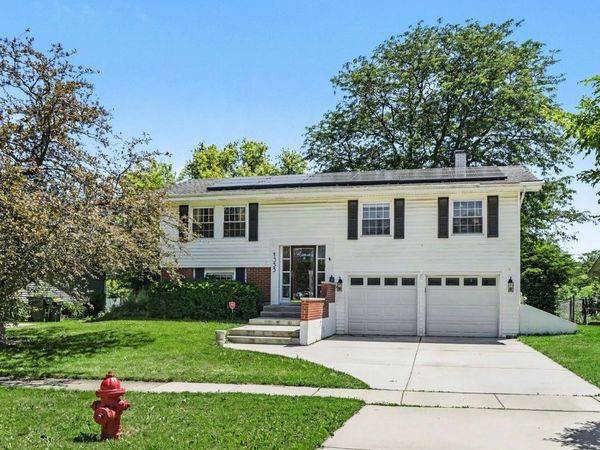 1355 Devonshire Lane, Hoffman Estates, IL 60169