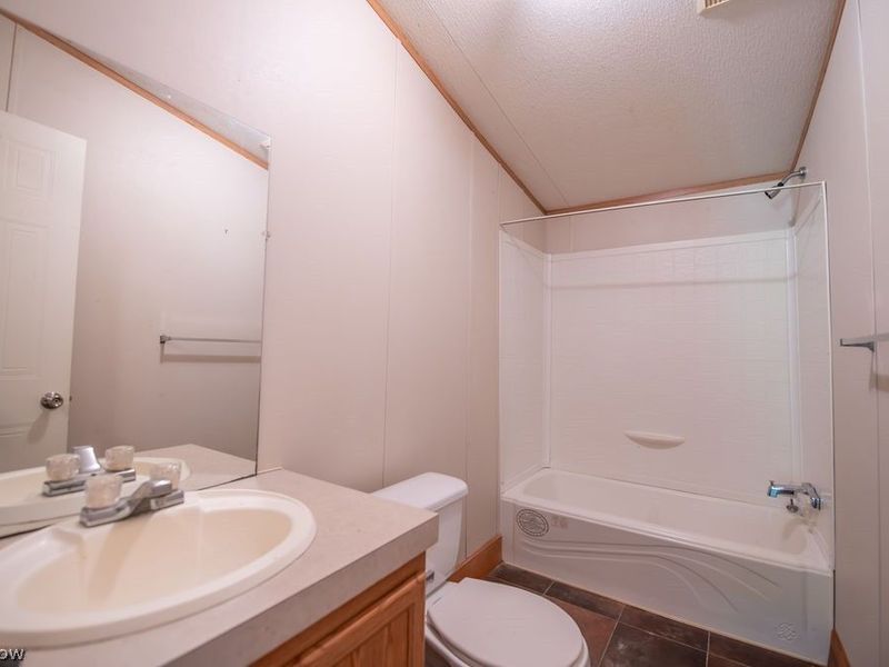 9805 Crooked Creek Road SE, Uhrichsville, OH 44683 Photo 27