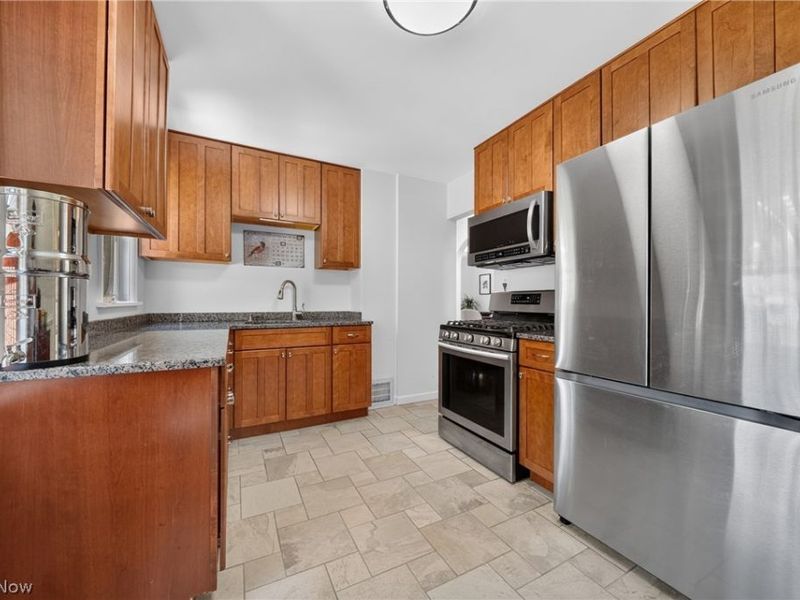 880 Sandusky Street, Conneaut, OH 44030 Photo 7