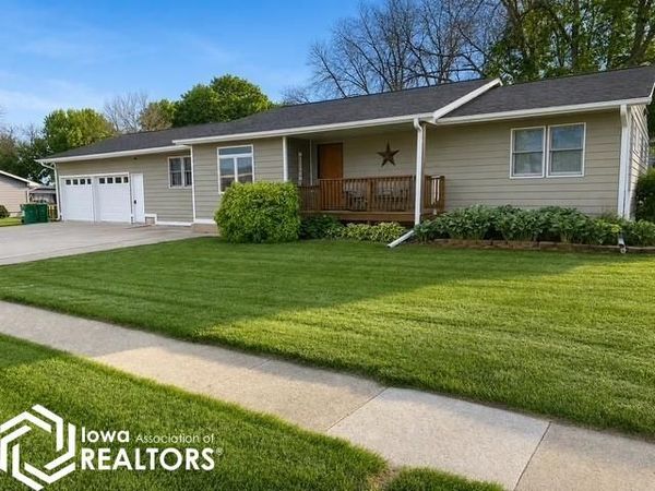1215 N McCoy Street, Algona, IA 50511