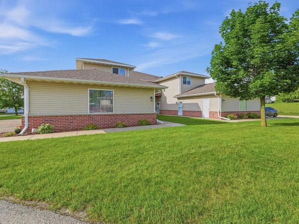 322 Brookside DRIVE, Unit 6, Mayville, WI 53050