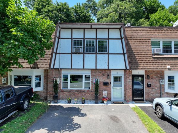 10 Roundtree Court , Beacon, NY 12508