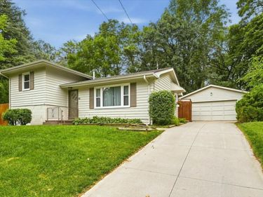 53 SKYVIEW Drive, COUNCIL BLUFFS, IA 51503