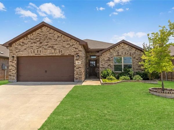706 Presidio Street, Aubrey, TX 76227
