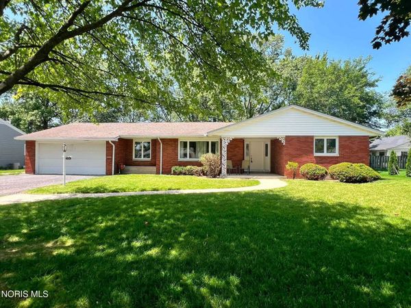724 Londonderry Drive, Findlay, OH 45840
