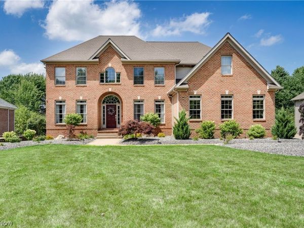 8021 Grayson Drive , Canfield, OH 44406