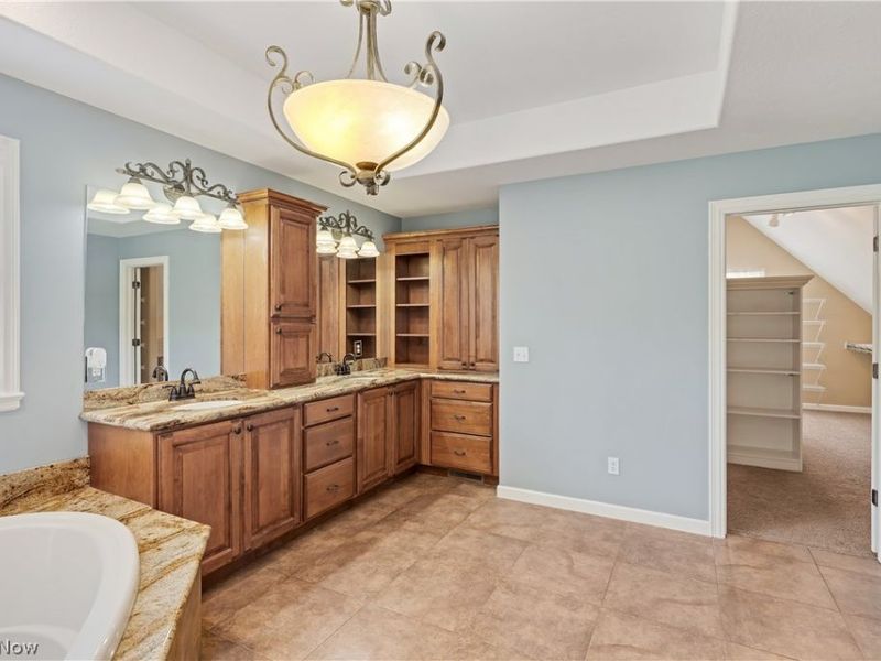 8021 Grayson Drive, Canfield, OH 44406 Photo 12