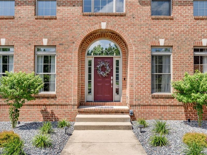 8021 Grayson Drive, Canfield, OH 44406 Photo 2