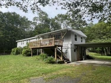 106 Marro Road , Canadensis, PA 18325