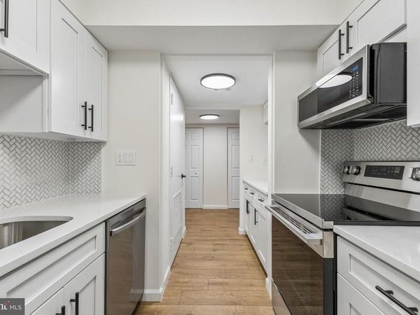 1808 OLD MEADOW ROAD, Unit 418, MCLEAN, VA 22102