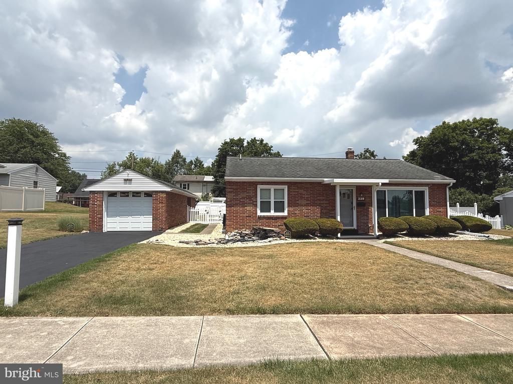 339 RIDGE AVENUE , MIDDLETOWN, PA 17057