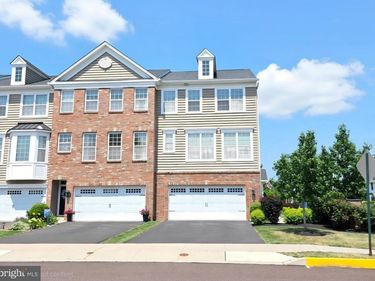 301 W HAMLIN AVENUE, TELFORD, PA 18969