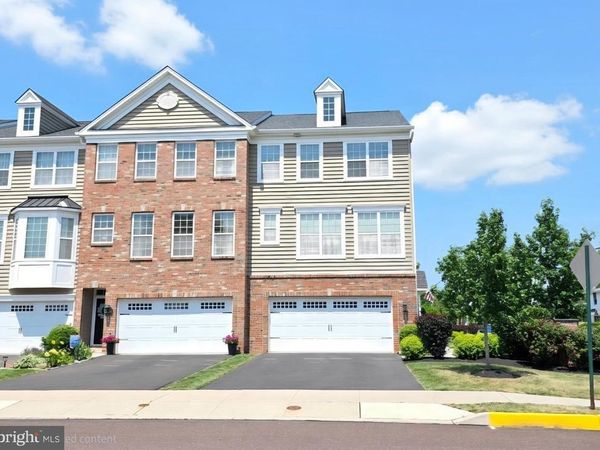 301 W HAMLIN AVENUE, TELFORD, PA 18969