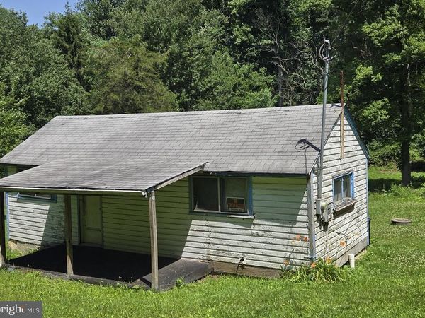 1685 BURKHOLDER ROAD, RED LION, PA 17356