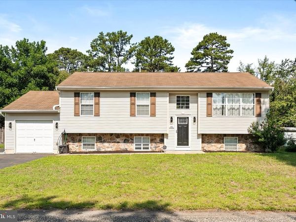 302 ALGONQUIN TRAIL, BROWNS MILLS, NJ 08015