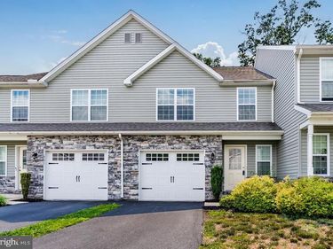 329 BRIAR RIDGE CIRCLE, ENOLA, PA 17025