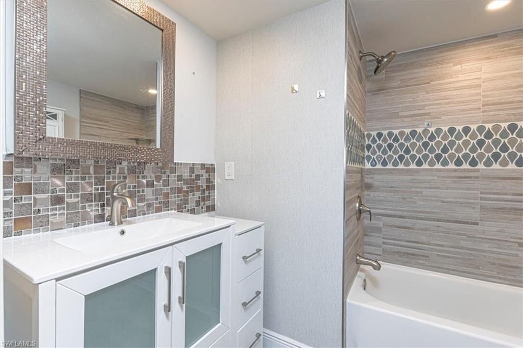 1205 Wildwood Lakes Blvd , Unit 206, Naples, FL 34104 Photo