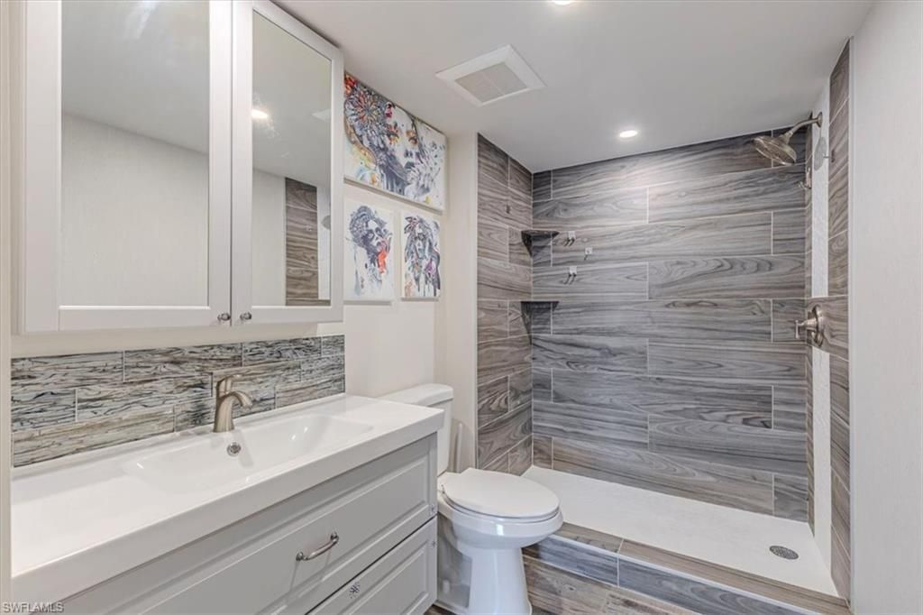 1205 Wildwood Lakes Blvd , Unit 206, Naples, FL 34104 Photo