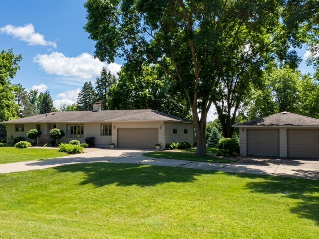 610 Woodland Drive, Fergus Falls, MN 56537 Main Photo